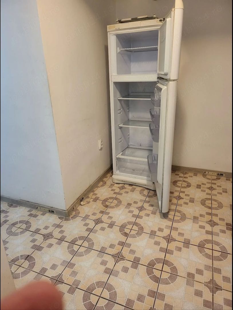 GARSONIERA GIURGIULUI,BUCATARIE ICNHISA, MOBILATA/UTILATA, CURATA - Poză 4