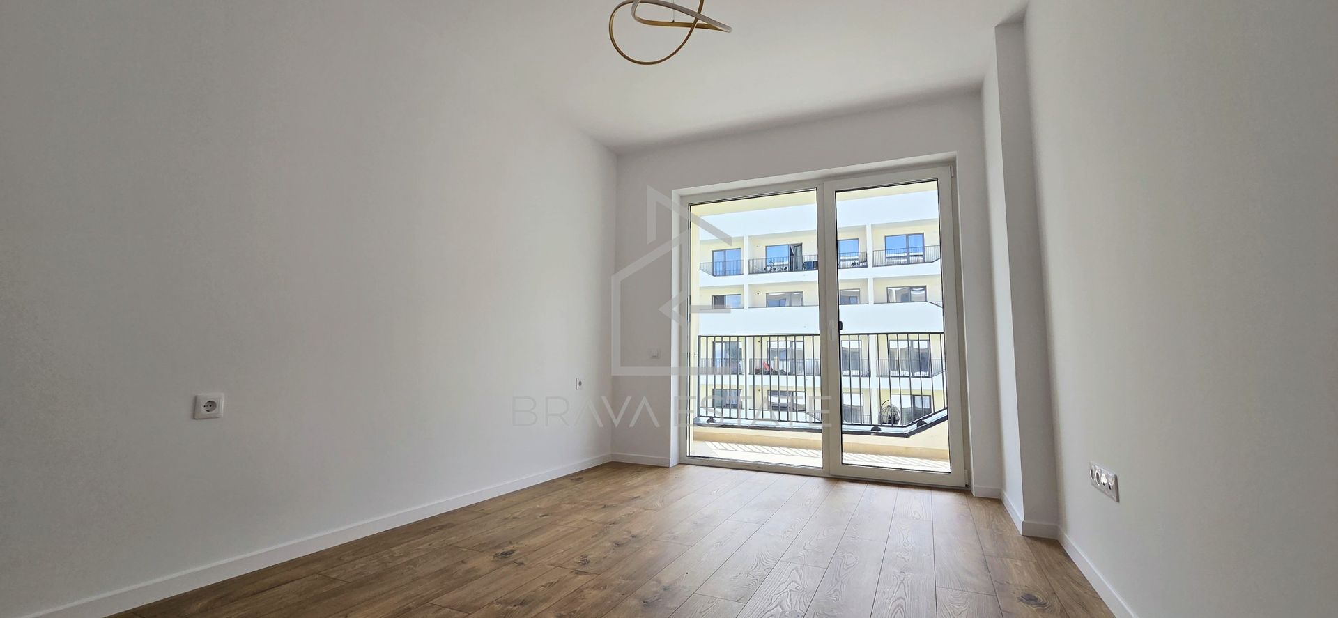 Apartament 57mp, 2 camere, parcare subterana,lift, zona Eroilor, Floresti - Poză 2