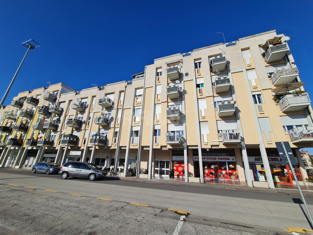 Apartament de vânzare în Abano Terme, Italia – 50 m², complet renovat! - Poză 1