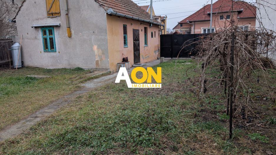 Casa mica,demolabila zona centrala,Alba Iulia - Poză 1
