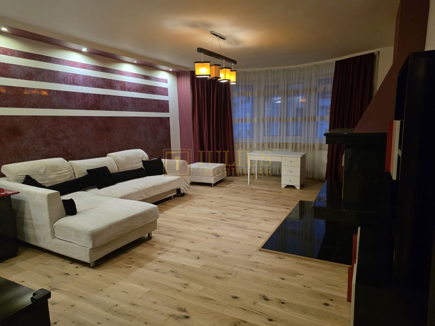 3 camere-107 mp, situat intr-o vila, loc de parcare, centrala gaz - Poză 1