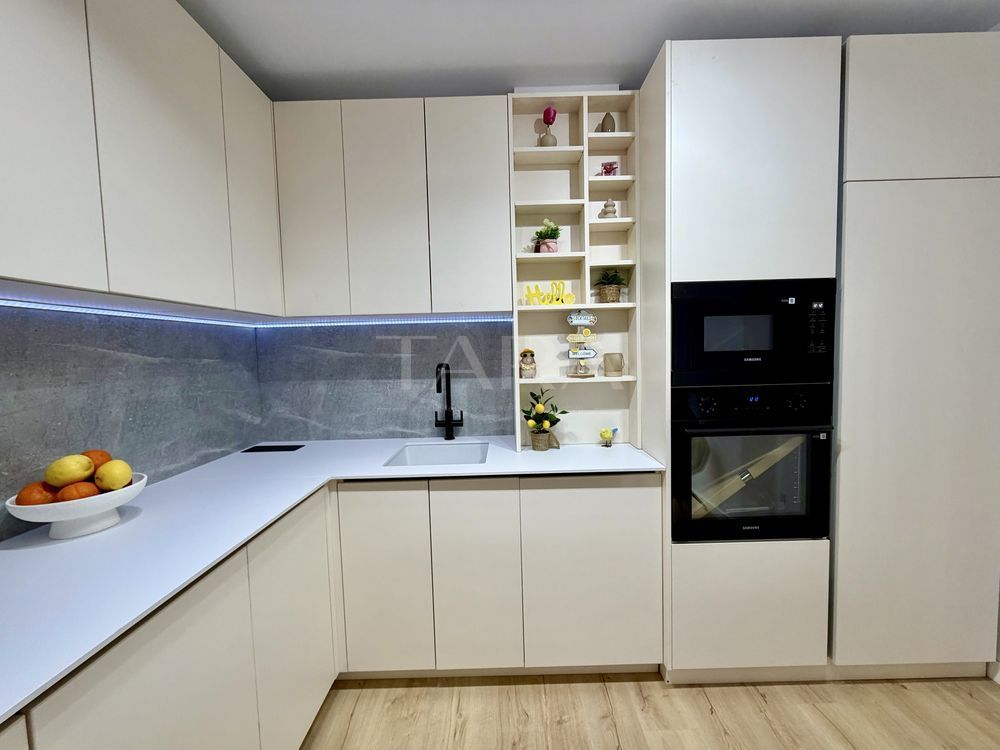 Apartament modern, finisat premium, balcon mare, mobilat complet. - Poză 3