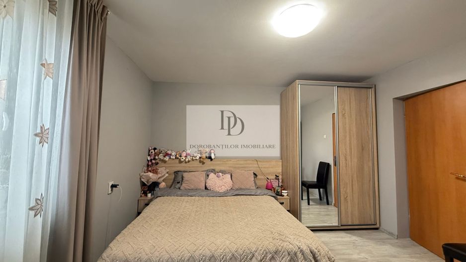 Vanzare 3 case | Teren 1400 mp | Garaj auto + Anexe - Poză 8