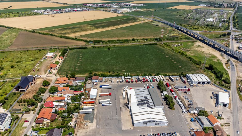 Birouri și platformă betonată cartier Micălaca - Poză 10