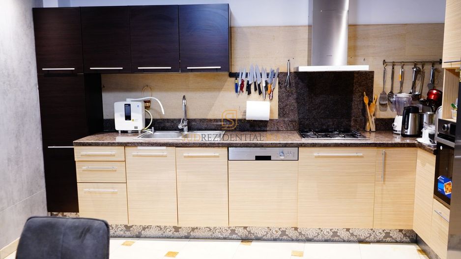 Vila deosebita cu 6 camere, zona Aparatorii Patriei, Sector 4 - Poză 12