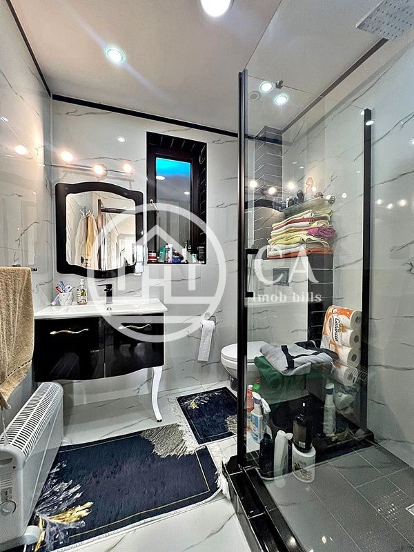 Casă de vânzare cu 4 camere în Cartierul Tineretului, Oradea - Poză 11