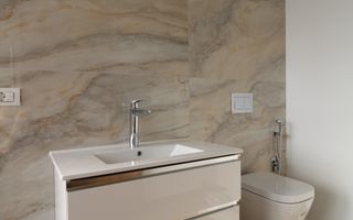 Casa zona Lunei, 5 camere + 3 bai, centrala proprie, rezidential sau birouri ! - Poză 29