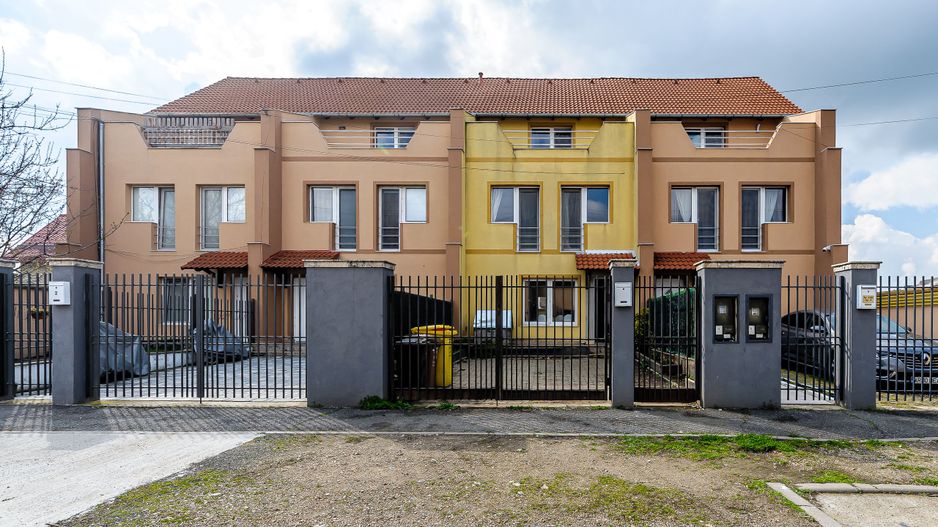 Casa spatioasa de vanzare în Bujac , 3 bai, 5 camere, super pret! - Poză 8