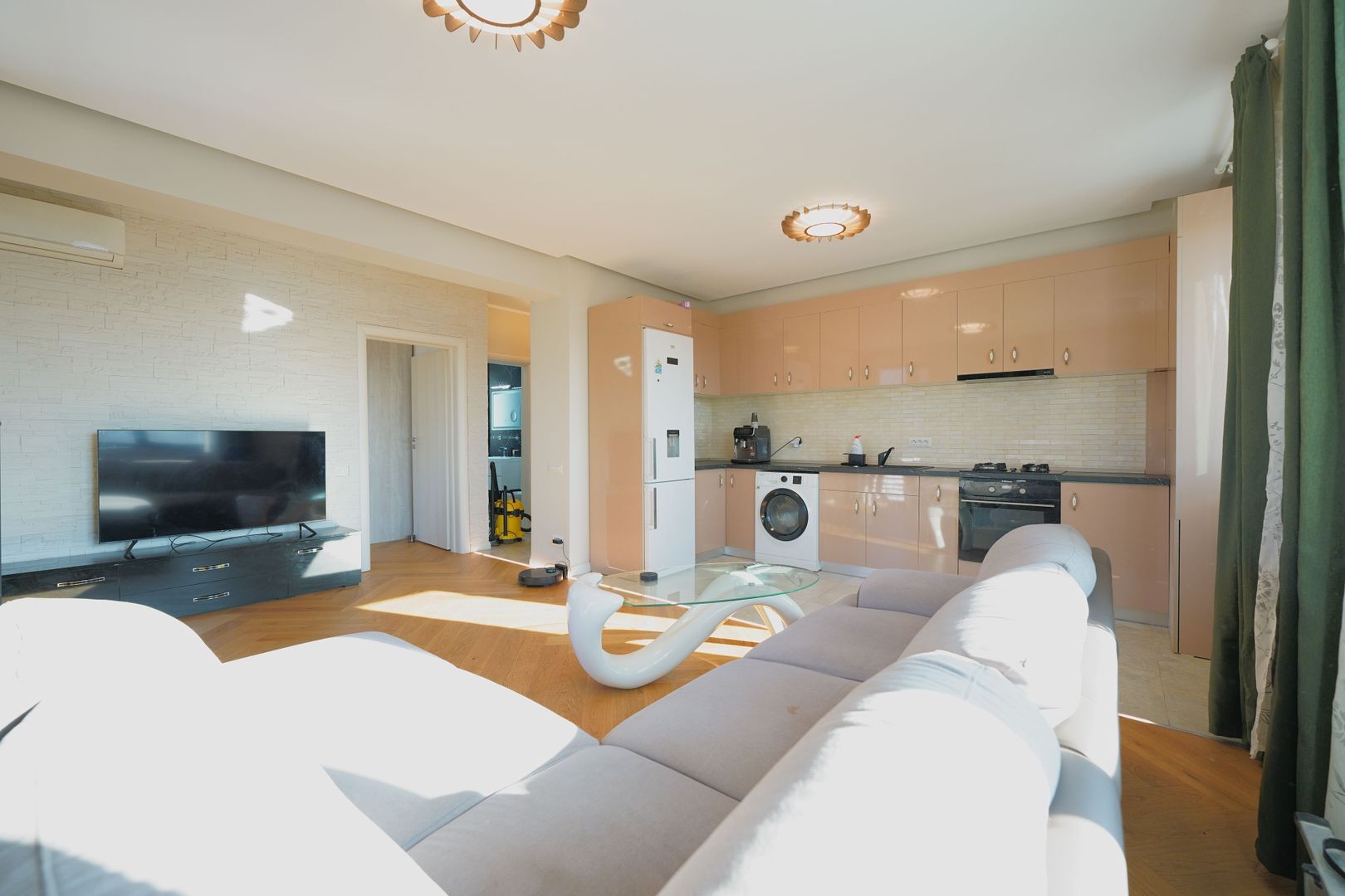 2 Camere + 2 Locuri de Parcare, Otopeni central, 400m DN - Poză 1