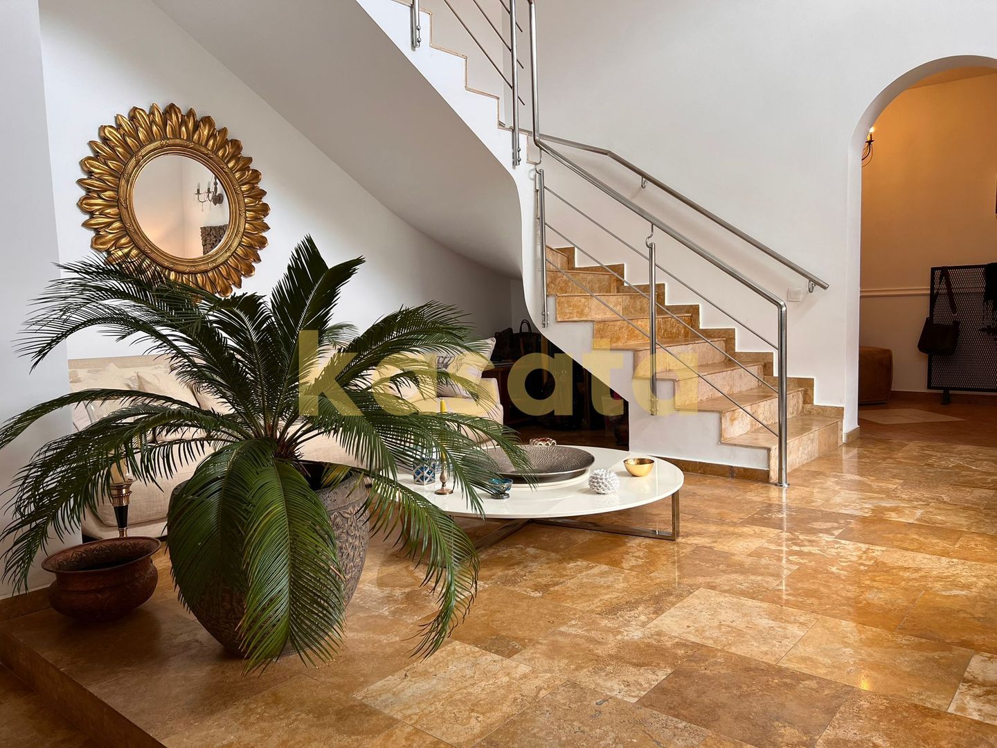 Vila deosebita 11 camere Erou Iancu Nicolae - Poză 2