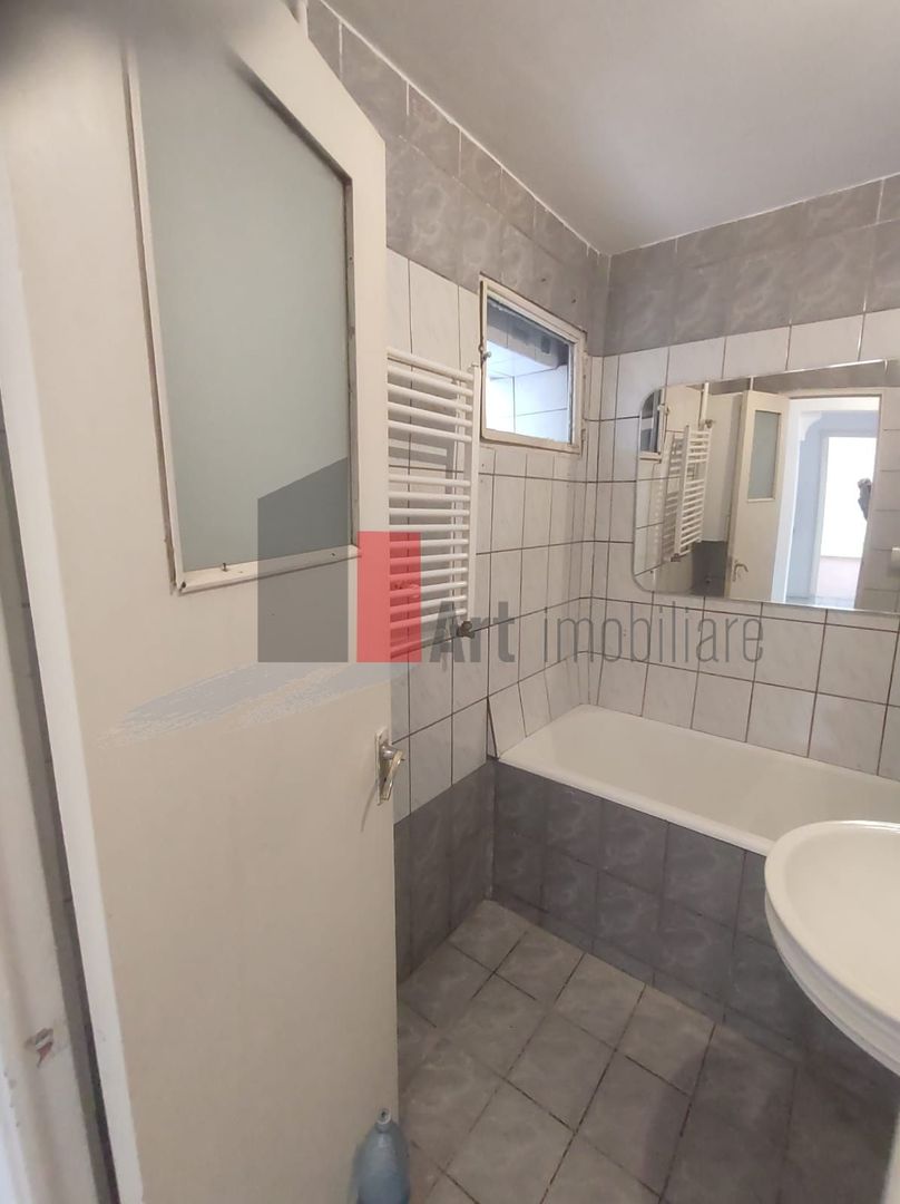 Vânzare apartament decomandat 3 camere cu centrală - Str. Baciului - Poză 24