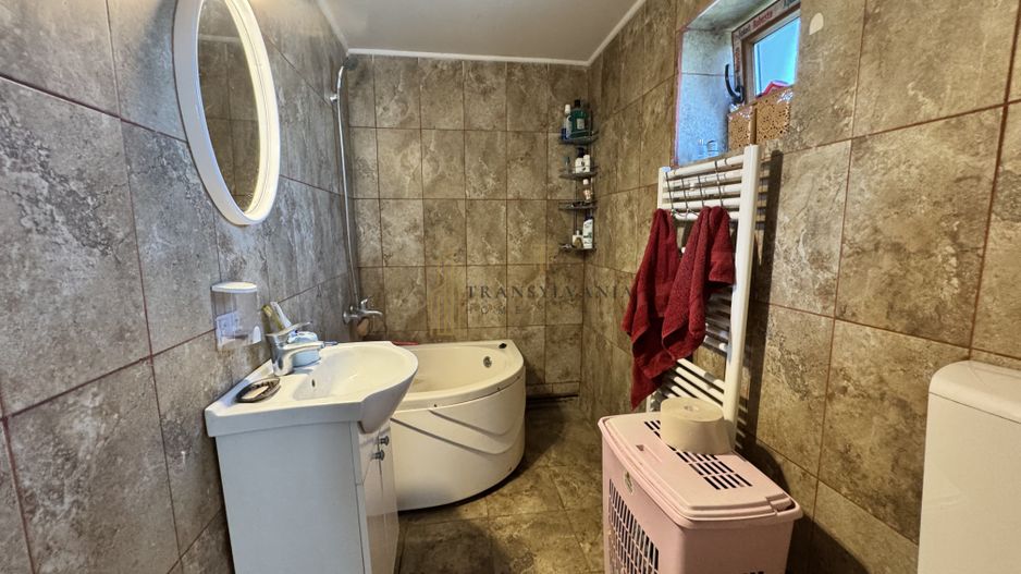 Casa de vanzare cu potential ridicat in Cornatel jud.Sibiu - Poză 12