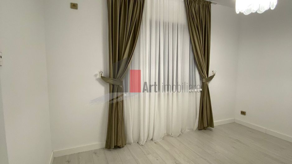 VILA SUPERBA DE VANZARE IN PIPERA - Poză 8