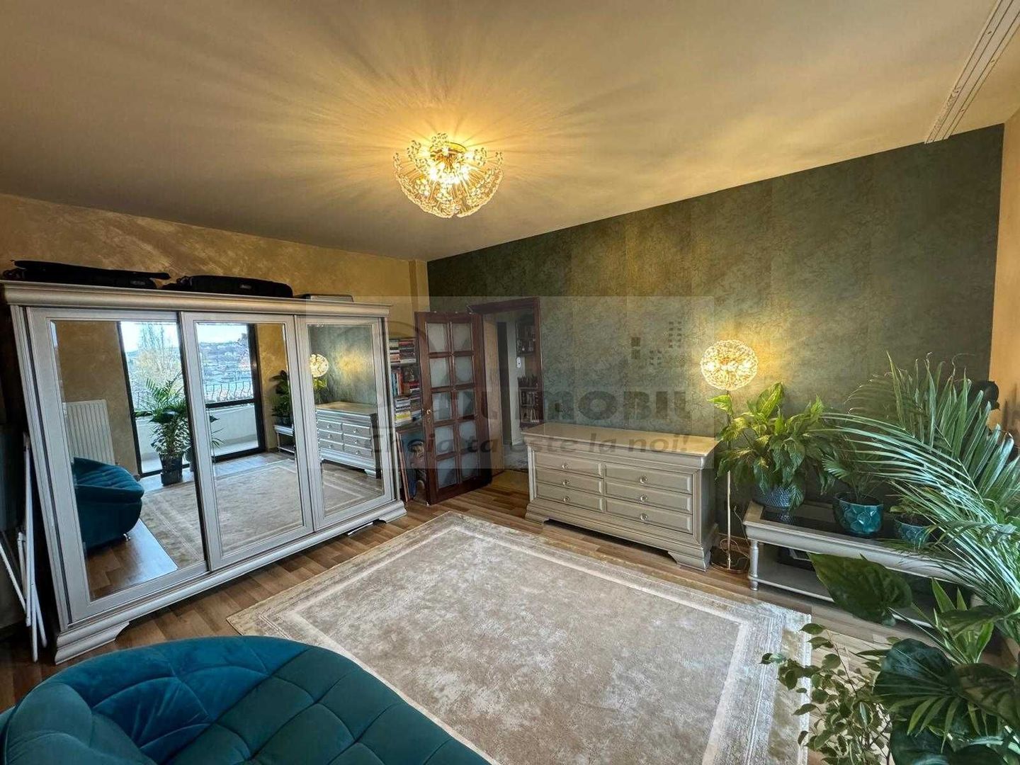 Vanzare apartament cochet cu 2 camere D- Bucium -63 mp-140.000 euro - Poză 1