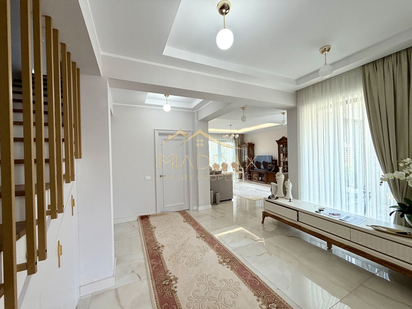 Vil de tip Duplex *P+1E+M* | 176 mp utili | mobilată complet | Chitila - Poză 22