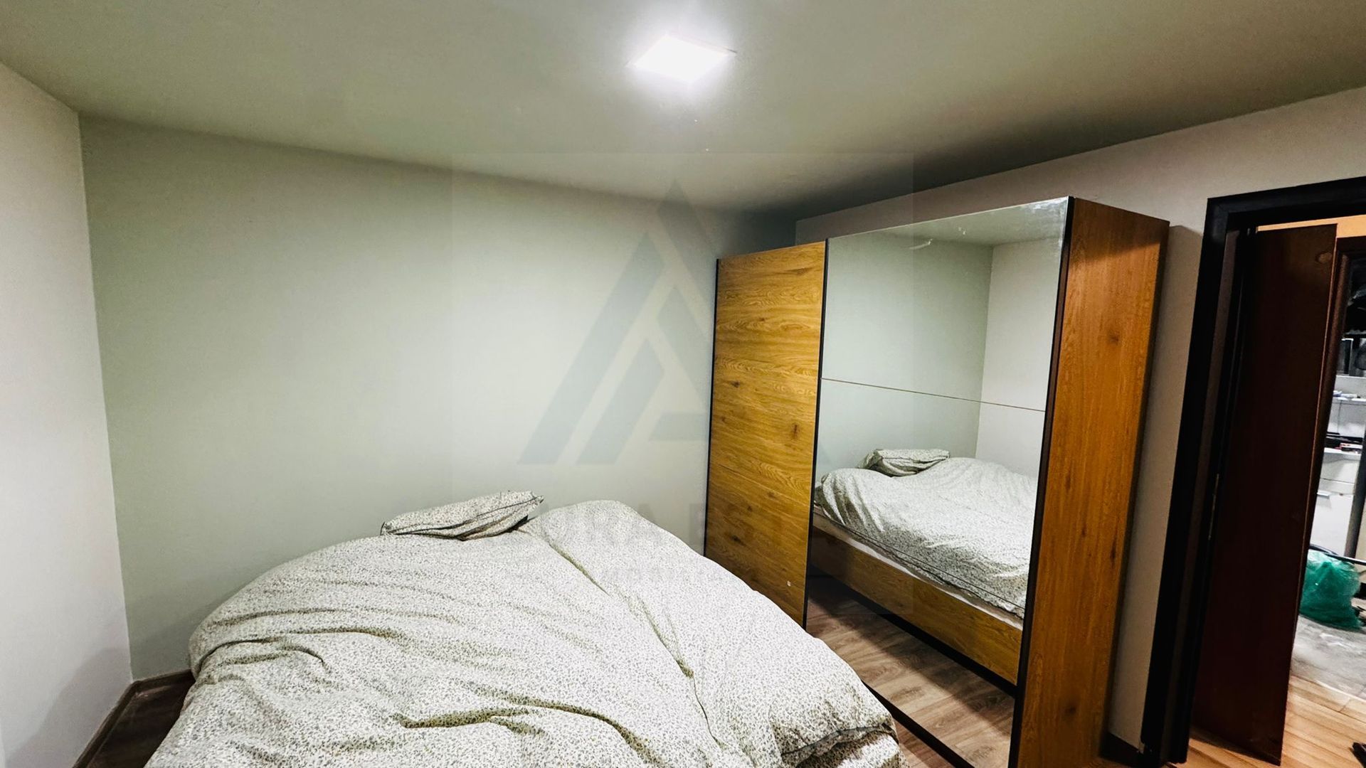 Casa moderna 5 camere 2 bai si teren 400 mp in zona Veterani - Poză 4