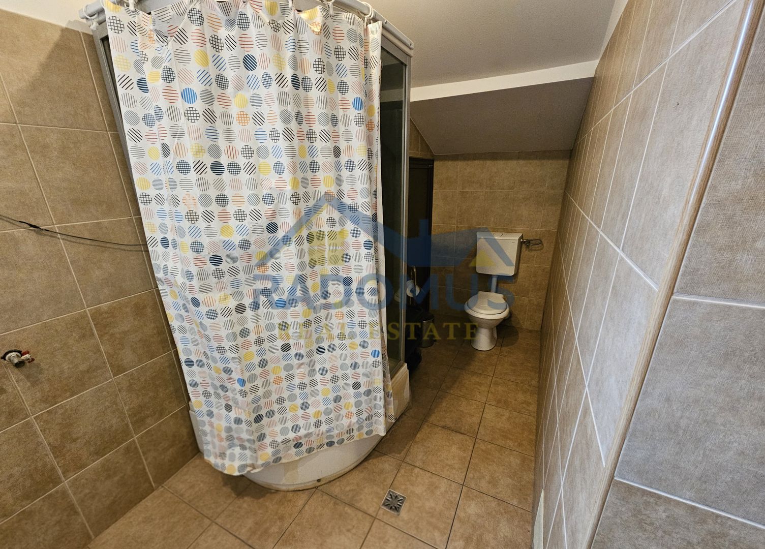 Vilă spațioasă, central, ideală pentru activități comerciale/birouri - Poză 23