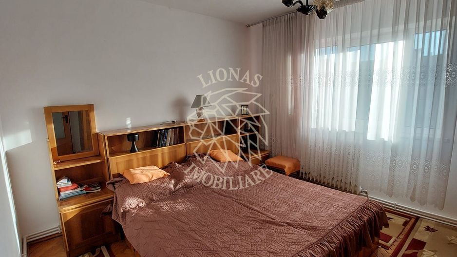 Apartament decomandat 2 camere 51 mp-balcon-Zona Centrala - Poză 2