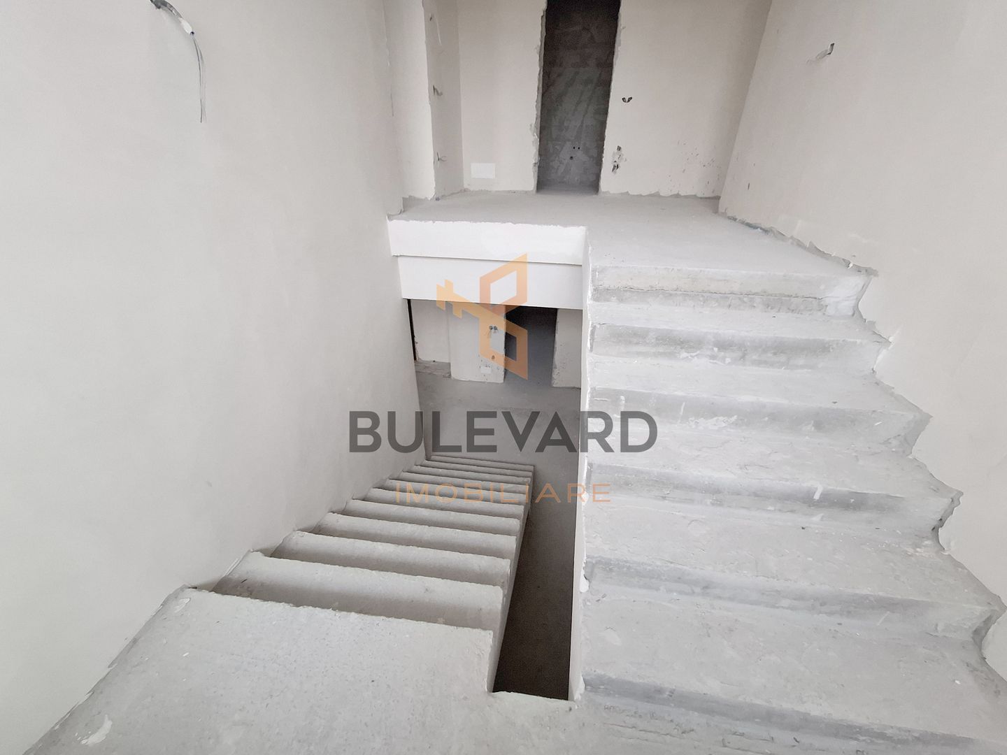 Penthouse 194 mp utili + 4 balcoane, view superb! - Poză 11