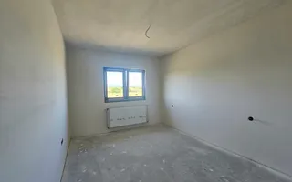 Casa noua 4 dormitoare, spatiu bun pentru familie - Poză 15