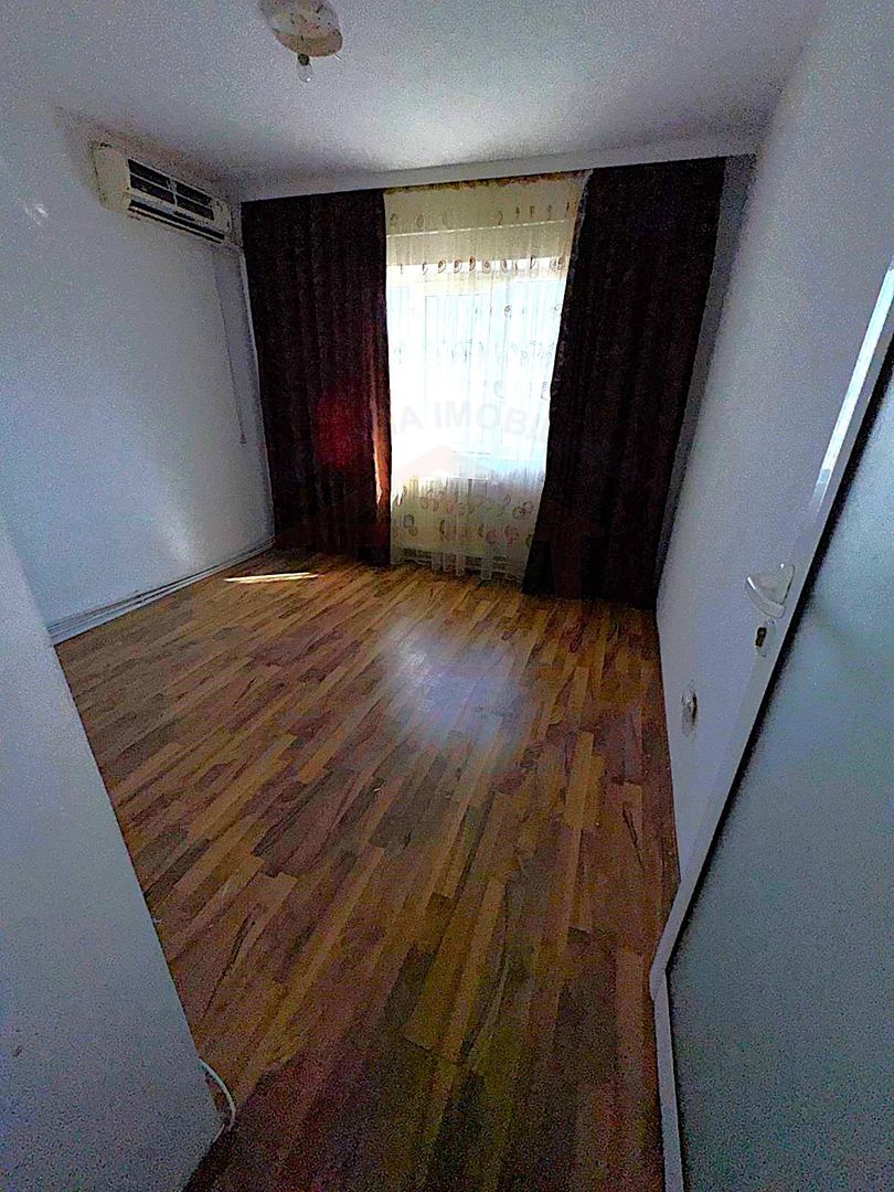 68.ooo euro, apartament 3 camere, decomandat, Micro 16 - Poză 7