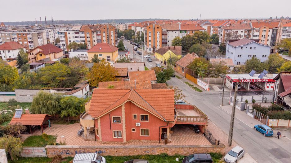 Vilă 6 camere în cartierul Alfa - Poză 1