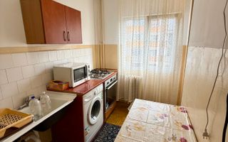 Garsoniera decomandata - mobilata - utilata - etaj 3 - Rovine - Poză 2