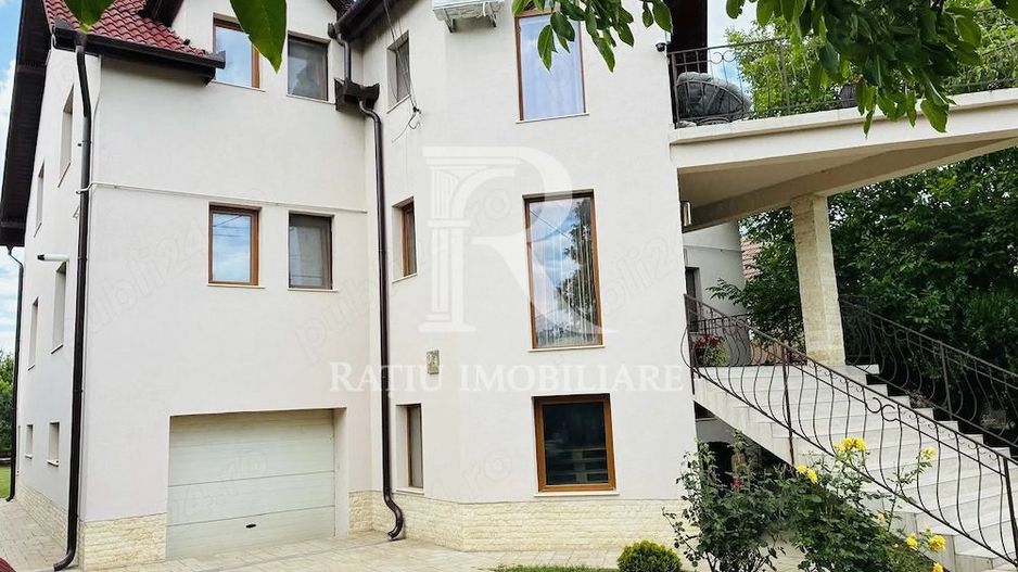 Casă Spațioasă cu 2 Apartamente | Teren 1.100 mp | Marghita - Poză 2