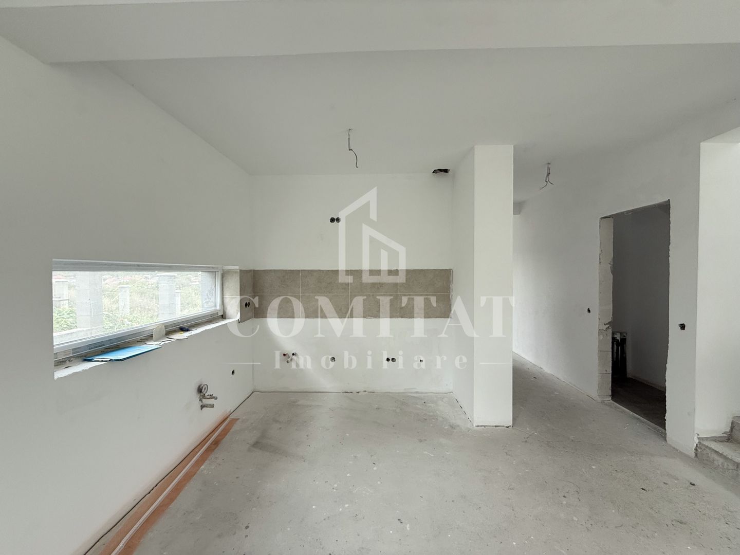 Casă individuală cu 699 teren la preț bun Chinteni - Poză 2