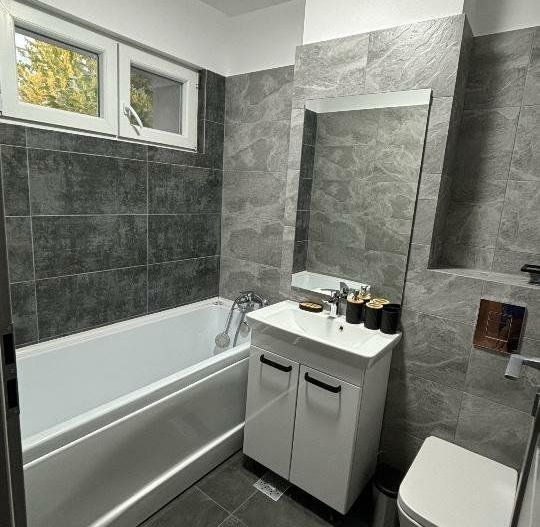 Apartament 2 camere renovat Apusului Pacii Gorjului prima inchiriere - Poză 7