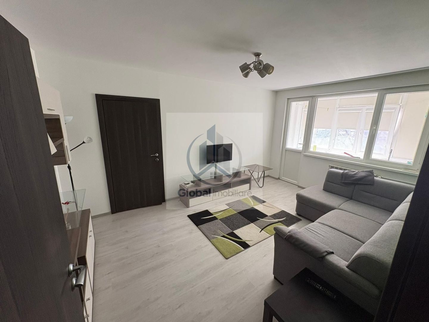 Inchiriere apartament - Poză 2