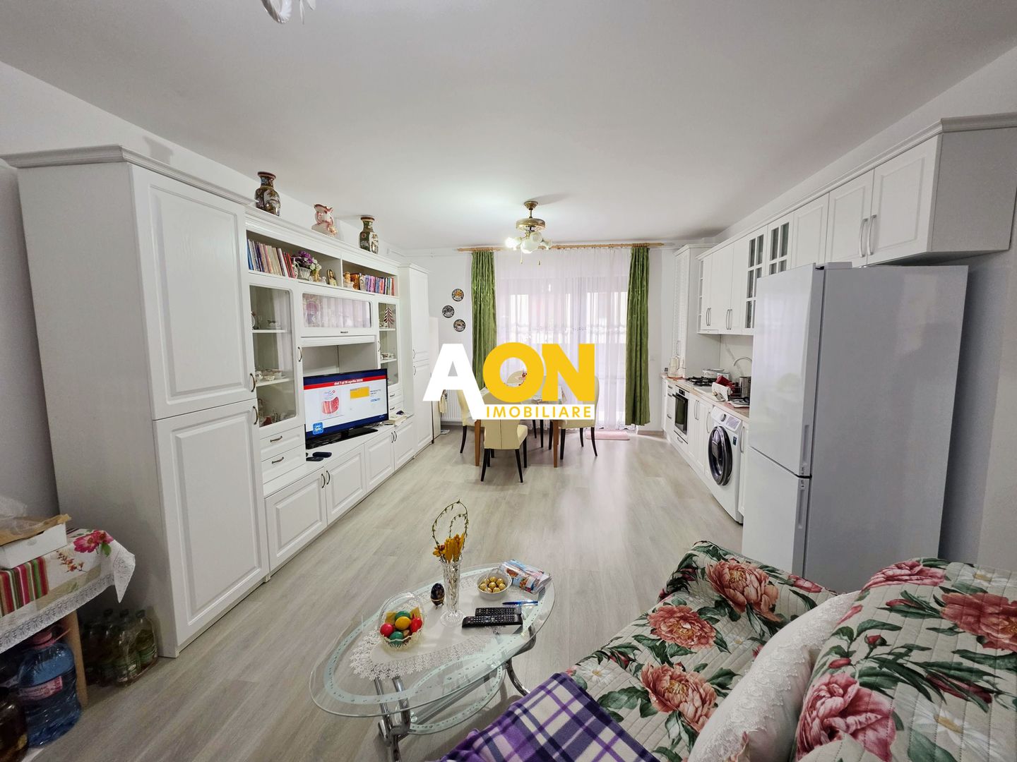 Apartament 3 camere, 2 balcoane, etaj 1, parcare, bloc nou, Micesti - Poză 1