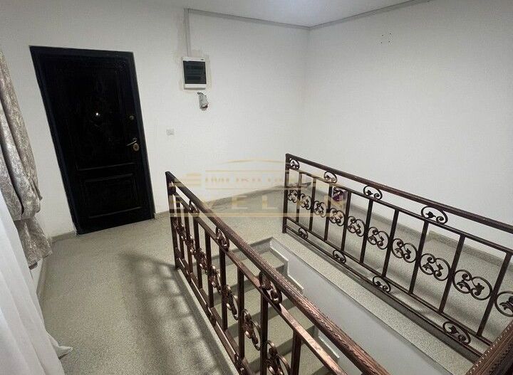 Casa de vanzare in Cristesti la strada principala, renovata complet !! - Poză 12