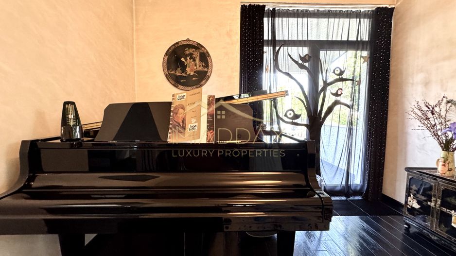 Vila cu 5 camere *344mp* + 800mp Teren // Zona Bucurestii Noi - Poză 10