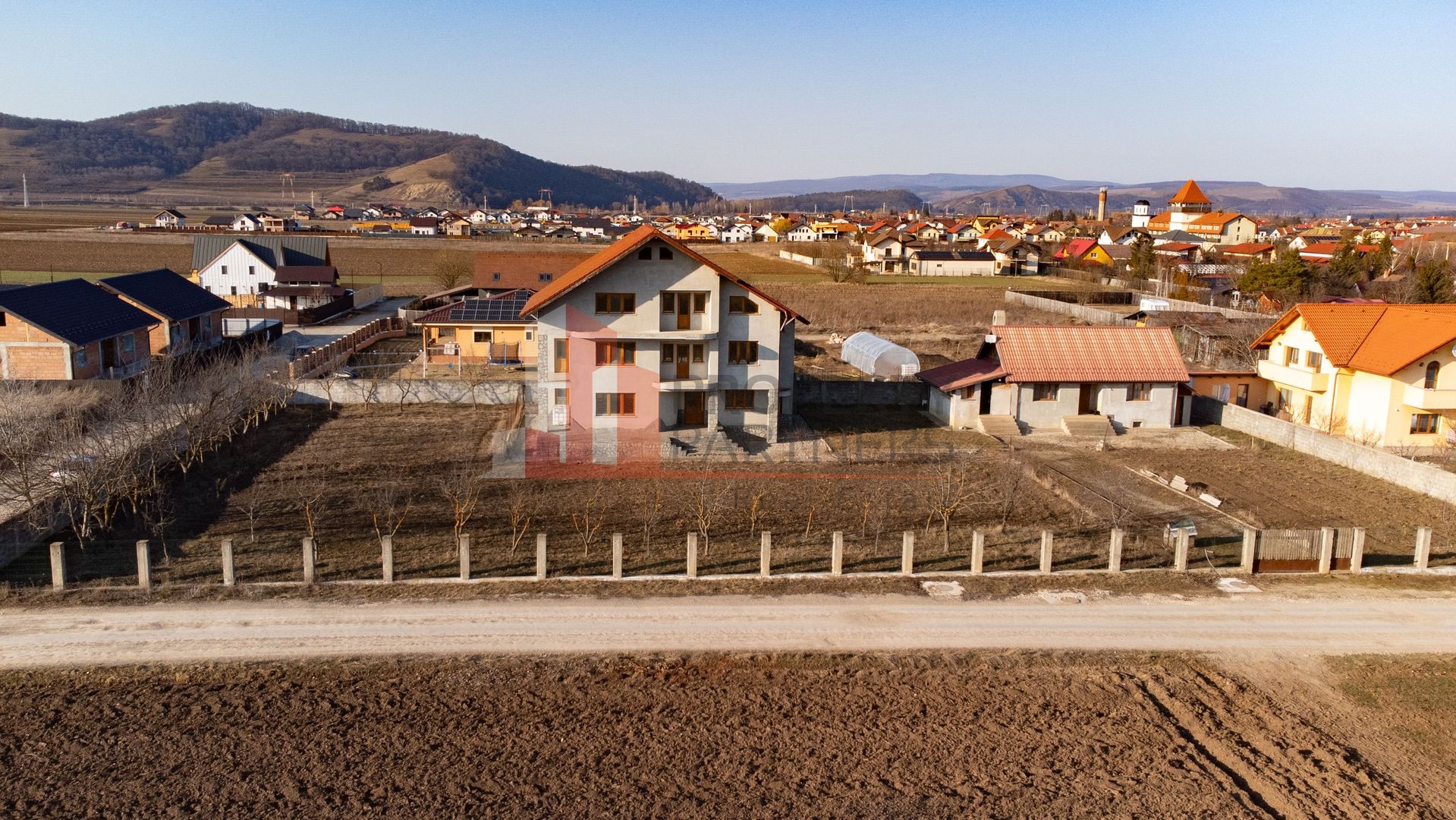 Casa cu teren 1500 mp in Harman - Poză 2