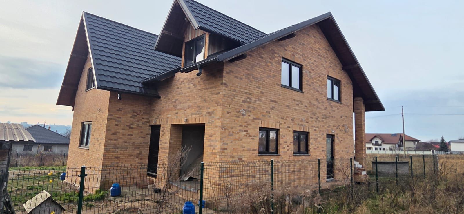 🏡 Casă de vânzare | Burdujeni | 200 mp utili | 7,7 Ari 🏡 - Poză 10