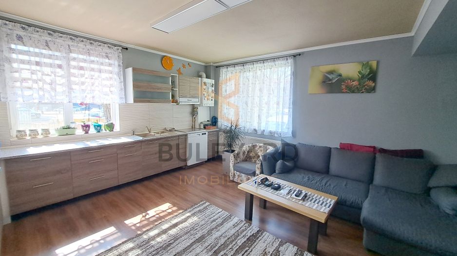 Comision 0! Casa 206 mp utili + pod 60 mp, 4 parcari, 304 mp teren - Poză 7