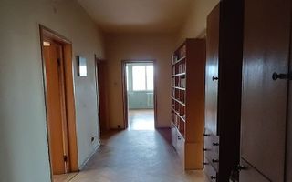 Apartament generos cu 4 camere și garaj inclus, zona Centrala - Poză 1