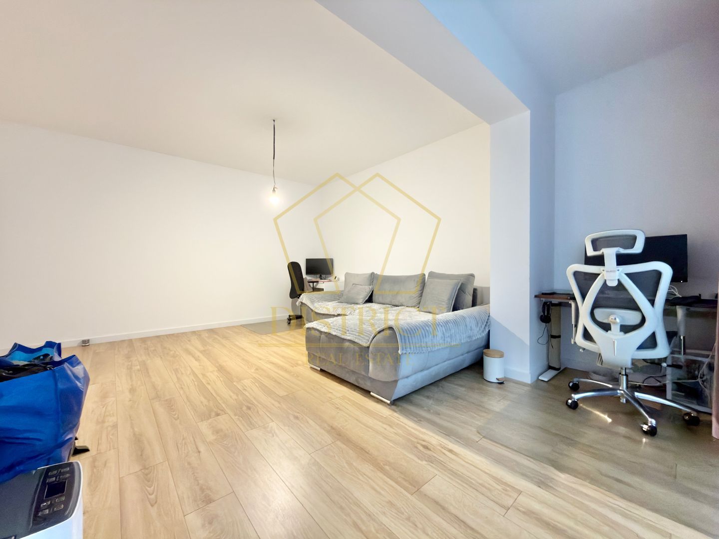 Apartament cu 2 camere decomandat 64 mp utili, lift in Giroc zona Planetelor. - Poză 11