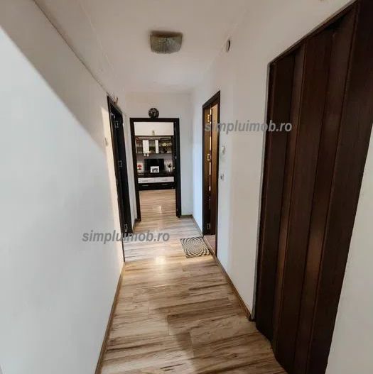 Decomandat spatios 2 camere Basarabia - Poză 4