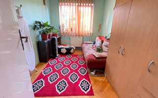 Apartament cu trei camere,etaj 2 - zona Cetatii - Poză 11