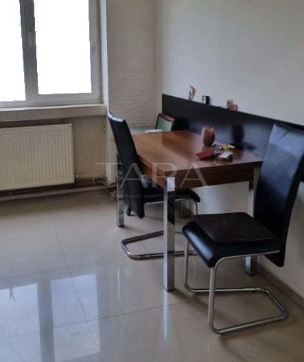 Apartament cu 3 camere și balcon generos, în Grigorescu. - Poză 3