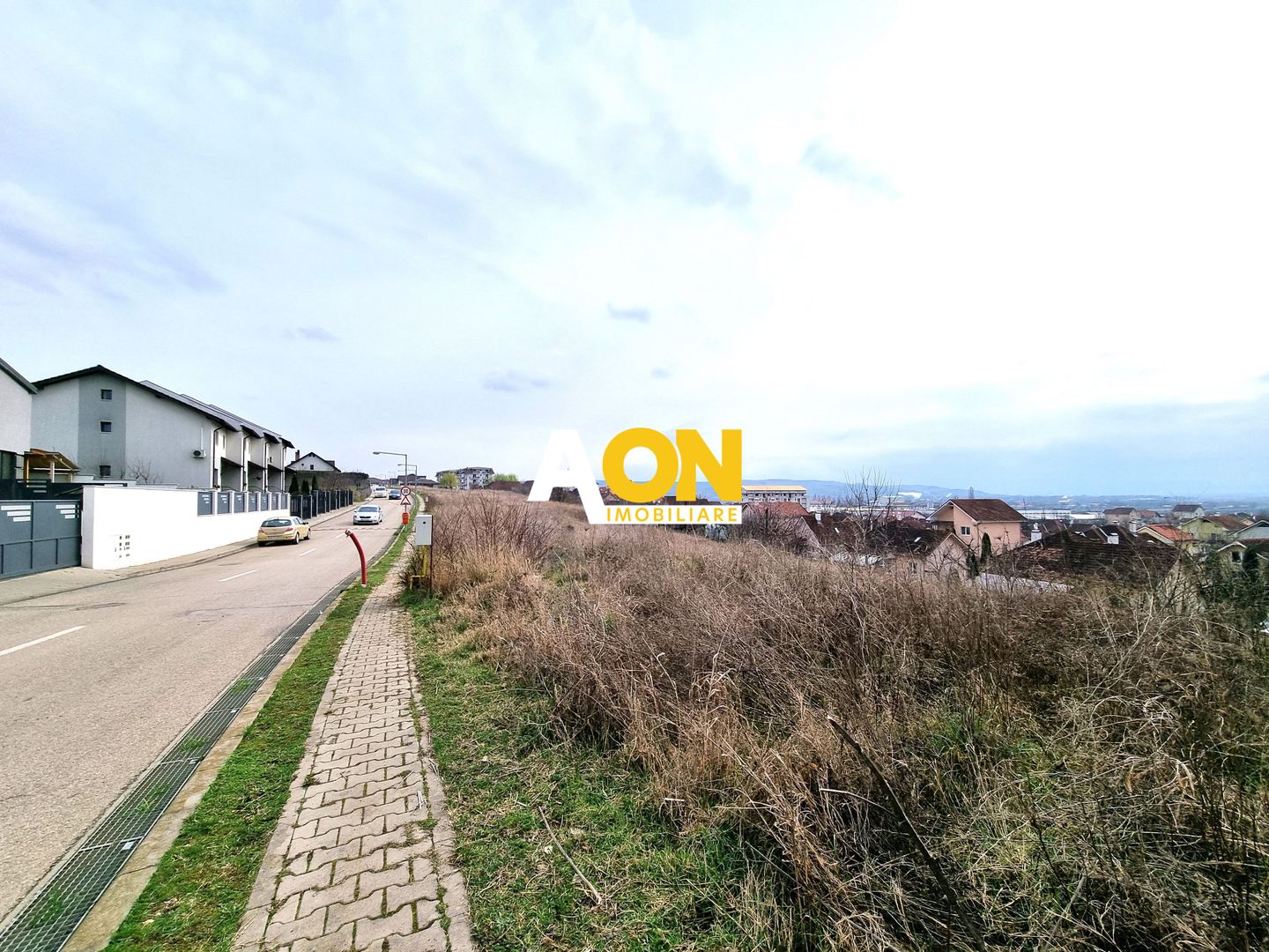 Teren cu priveliste si utilitati, 700mp, Dealul Furcilor - Poză 3