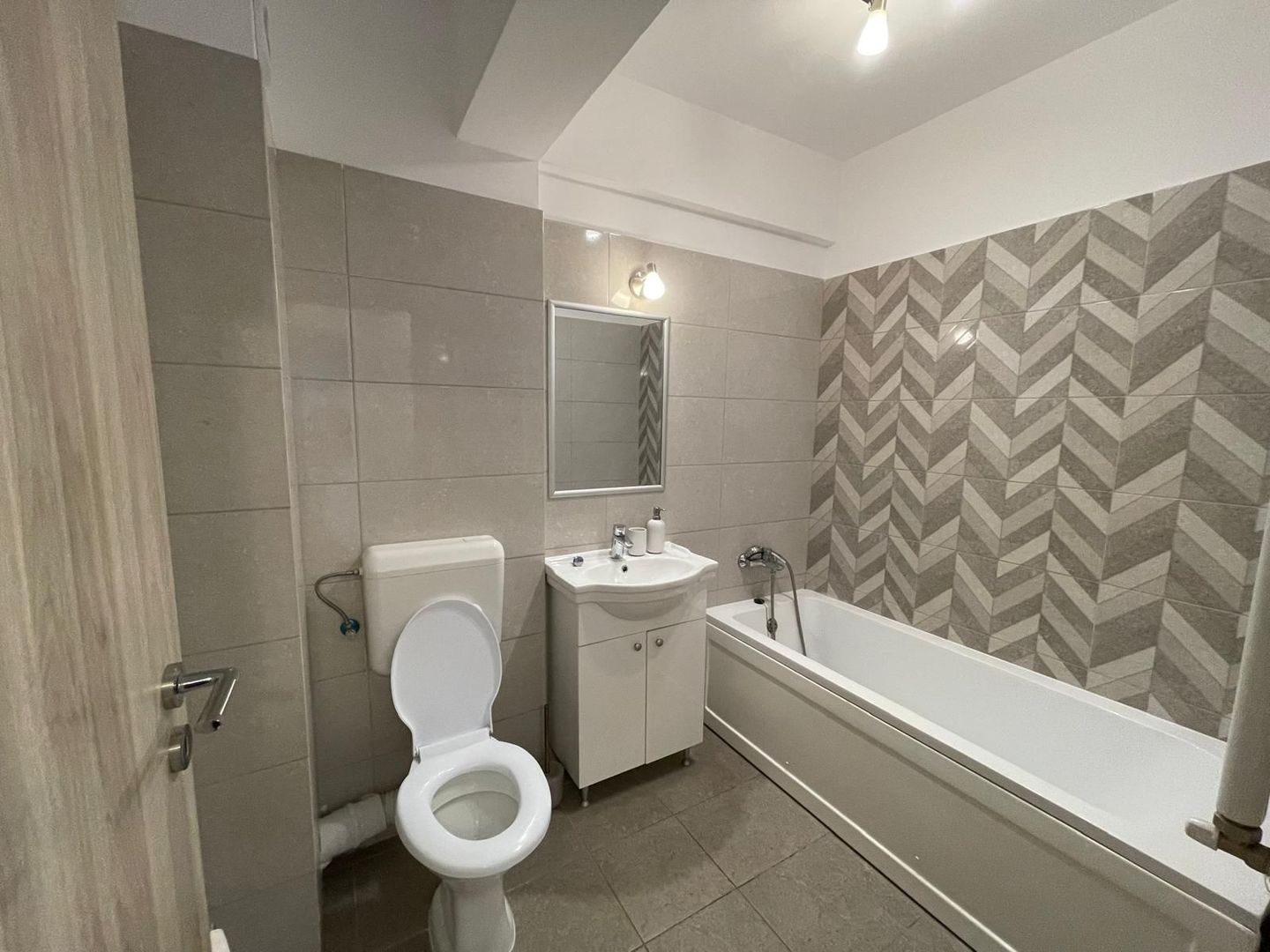 AP. 2 CAMERE APARATORII PATRIEI, BLOC NOU, CENTRALA, METROU 8 MINUTE - Poză 7