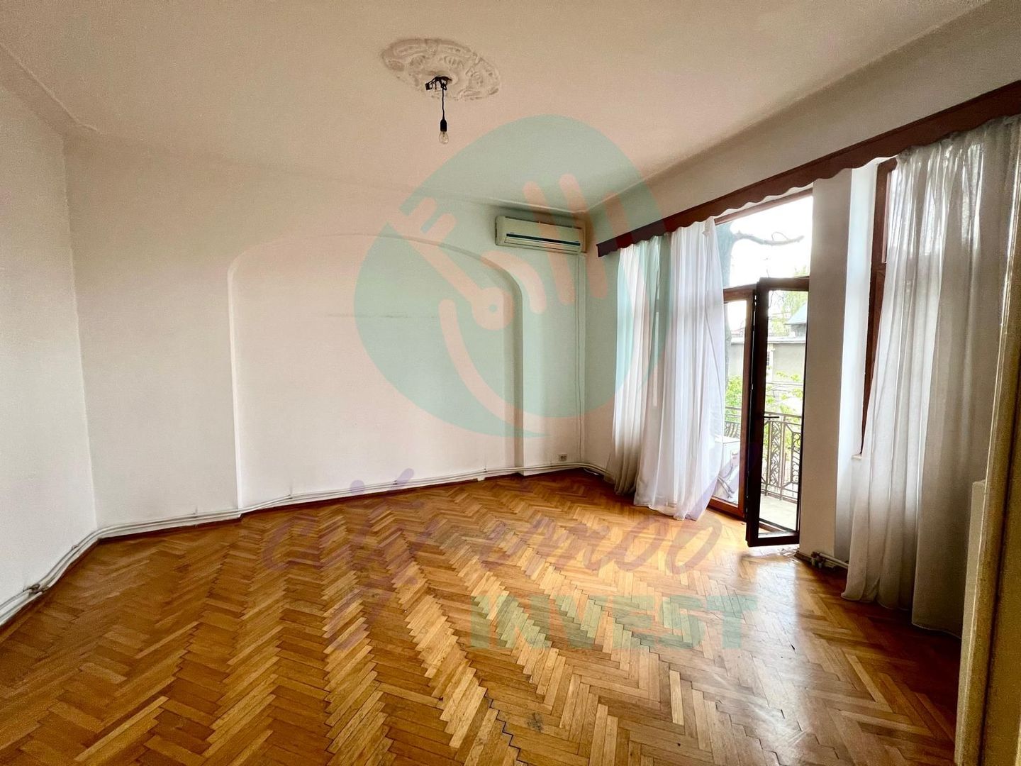 4 camere in Vila interbelica 106mp-Centrala proprie- Calea Calarasilor - Poză 5