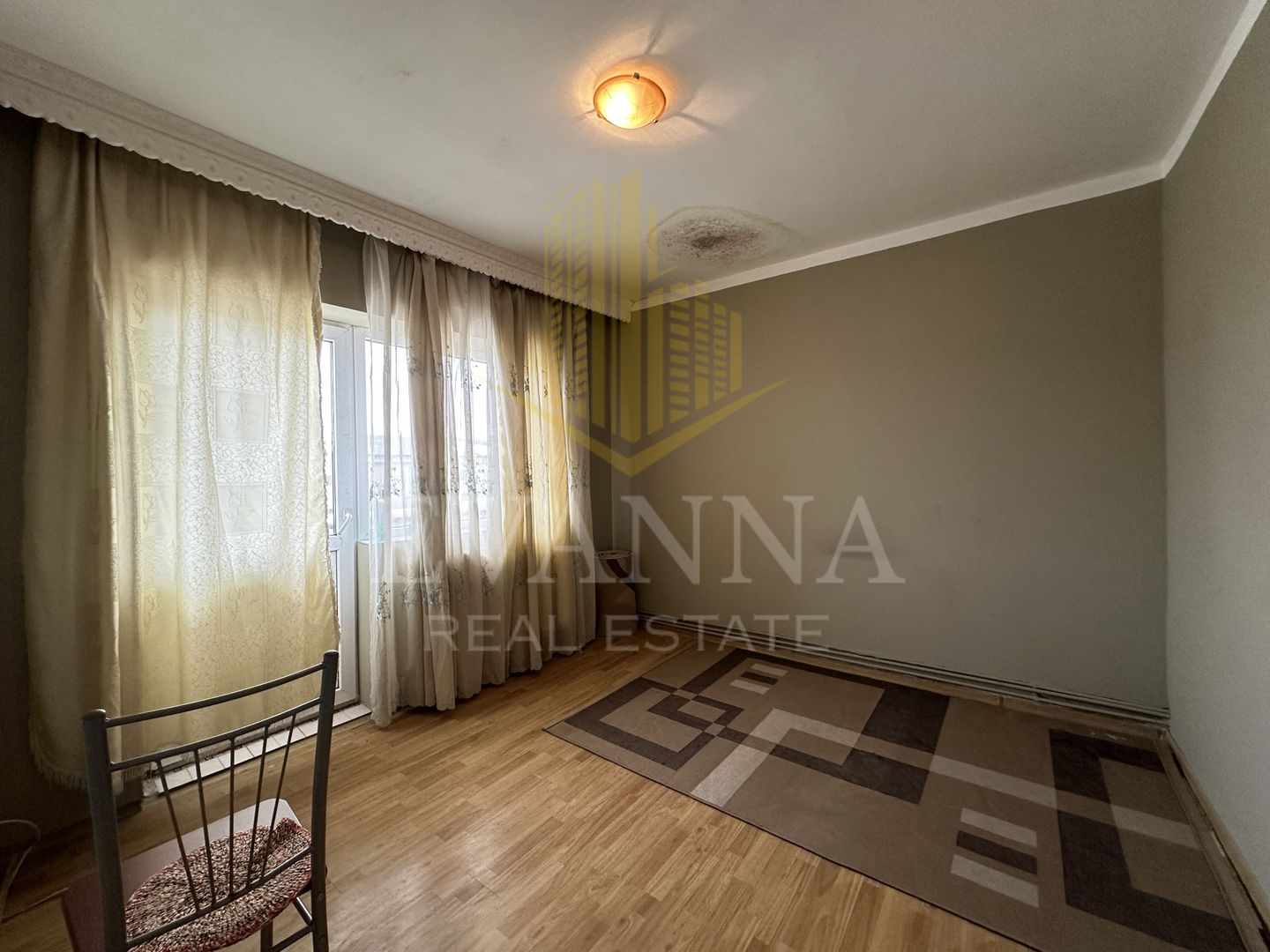3 camere de vanzare , decomandat - 1000Euro/mp util - Poză 6