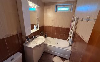 De vânzare apartament 4 camere – Zona Școala 7 - Poză 9