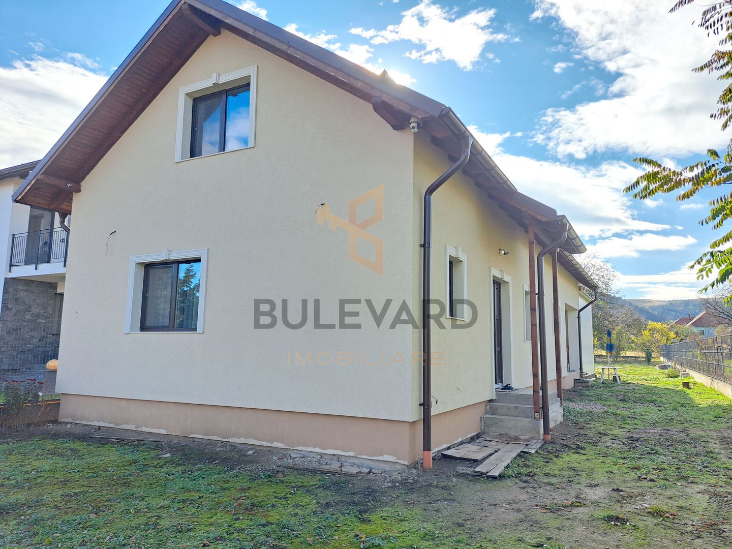 Casa noua + atelier 49 mp + teren 1030 mp! - Poză 4