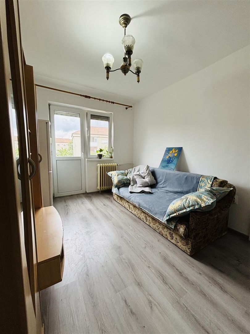 APARTAMENT CU 2 CAMERE SEMIDECOMANDAT ZONA NUFARUL - Poză 1