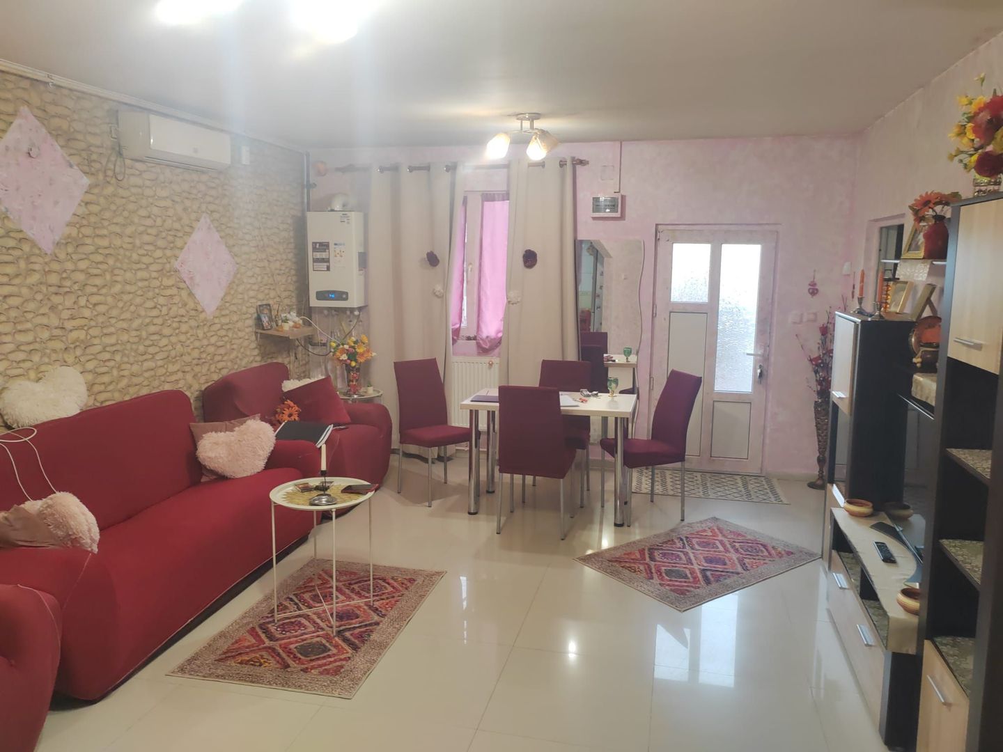 Casa pe parter individuala la pret de apartament - Poză 1